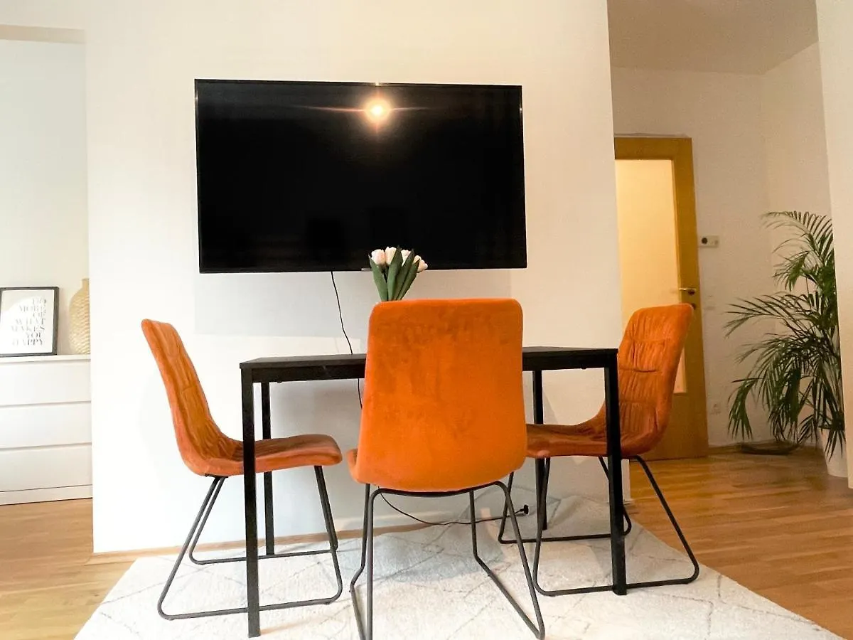 וינה Premium Apartment With Balcony In Classy Area